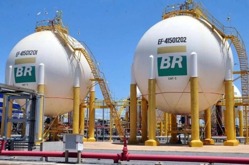 Petrobras vai distribuir dividendos bilinários