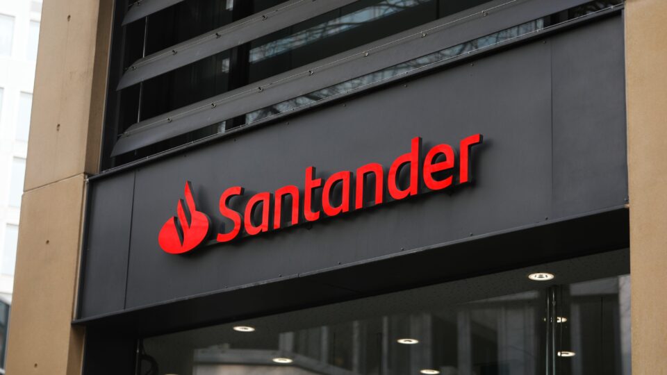 Santander aprova pagamento de R$ 1,7 bilhão em JCP