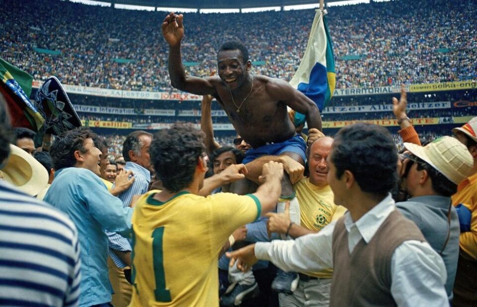 O Rei do Futebol: relembre os 5 momentos mais marcantes da carreira de Pelé