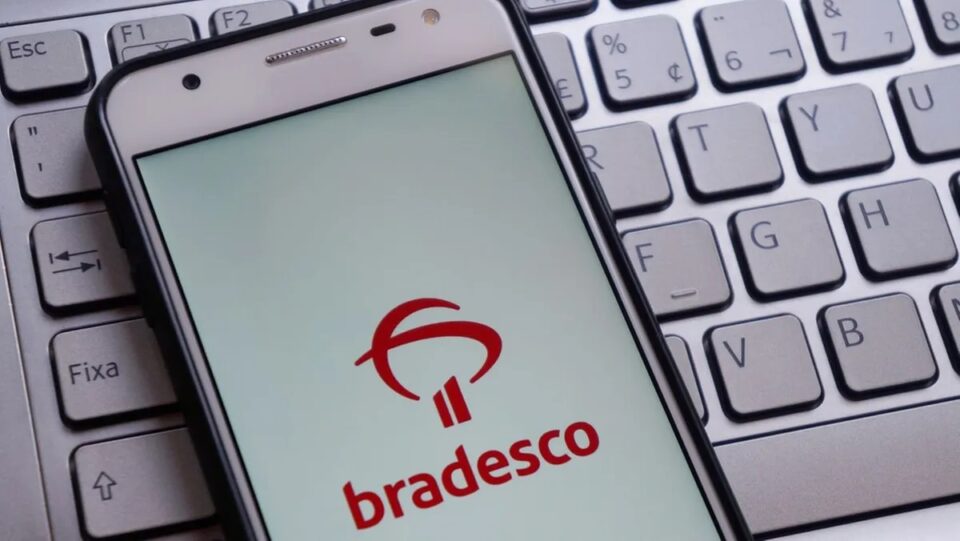 Pix pelo WhatsApp: Bradesco libera para 30% dos clientes