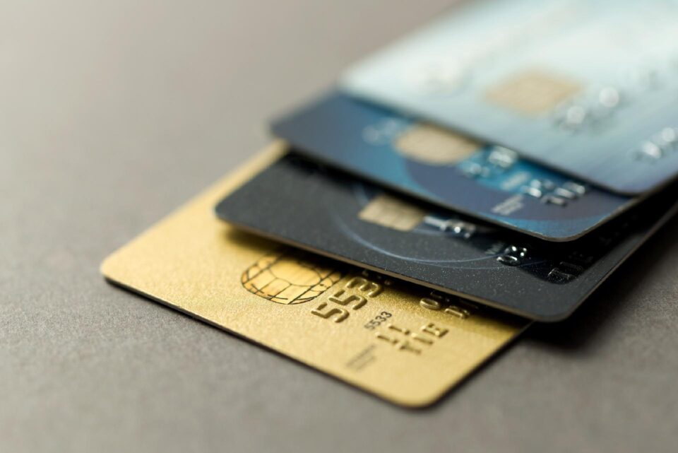 Juros do cartão de crédito: Nova regra entra em vigor. Saiba qual