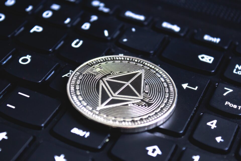 Como funcionam os contratos inteligentes no Ethereum 